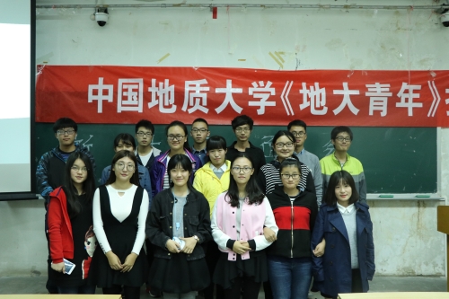 记者团合照