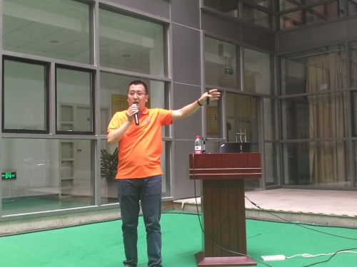 研究员李超波演讲