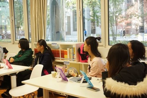同学们认真听讲 同学们认真听讲