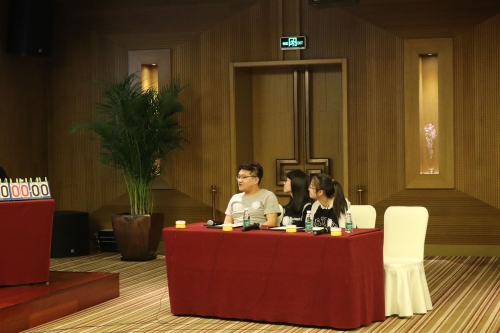 队员在比赛中